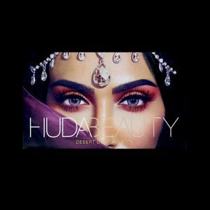 Huda Beauty Dusk Desert Palette
